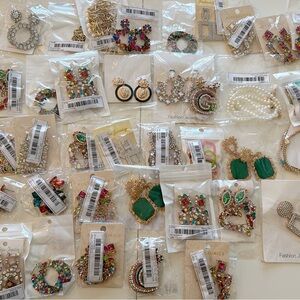 44 pieces jewelry-earrings and necklaces
